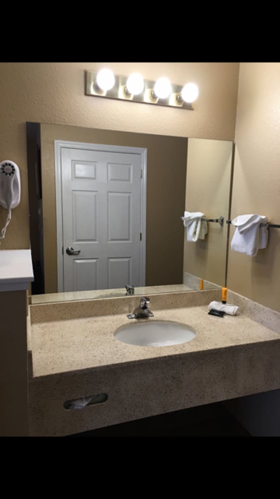 Best Western Fallon Inn And Suites 20/41