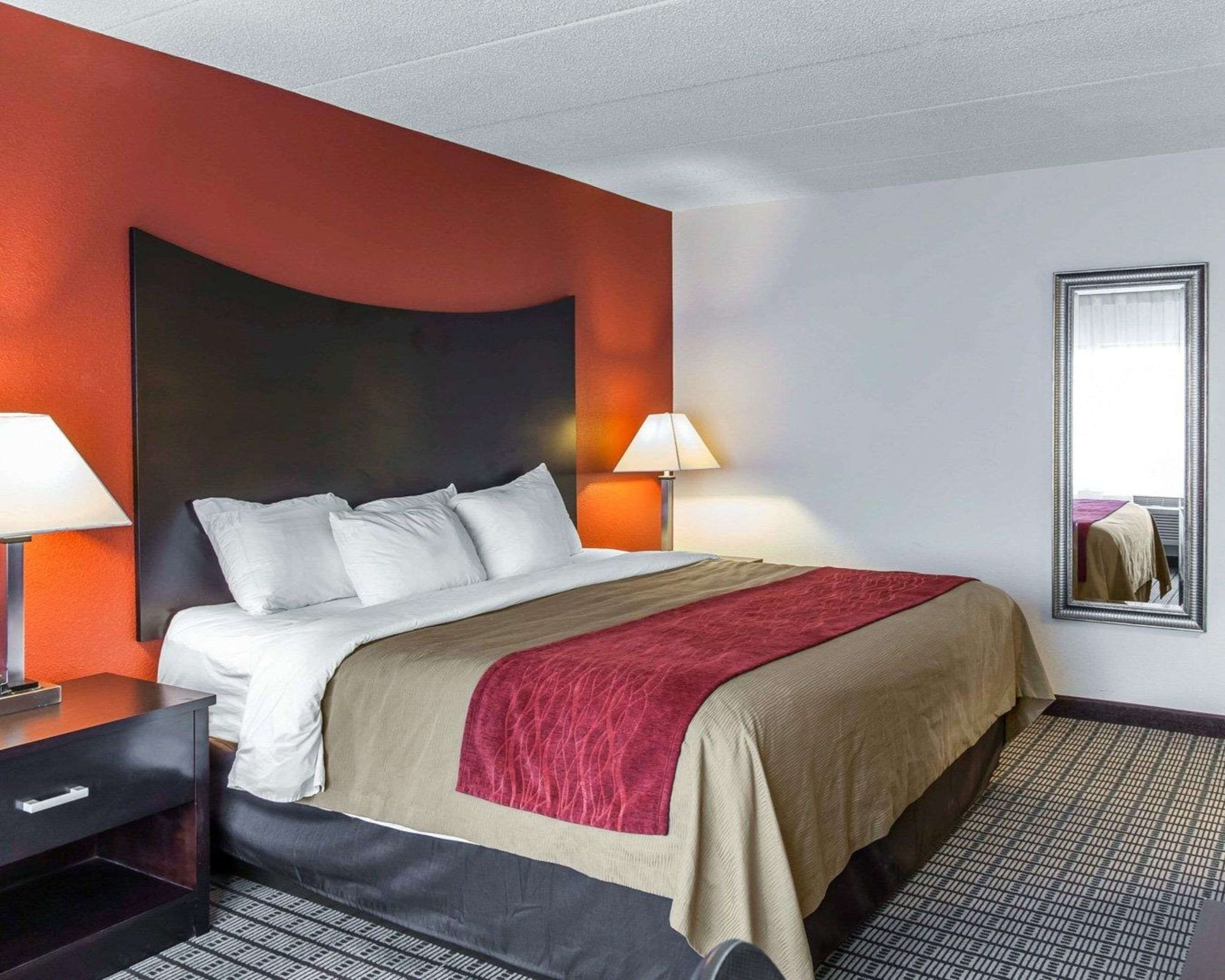 ROOM, KING BED, ACCESSIBLE