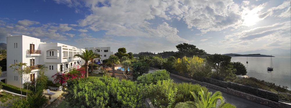 Lato Hotel 37/44