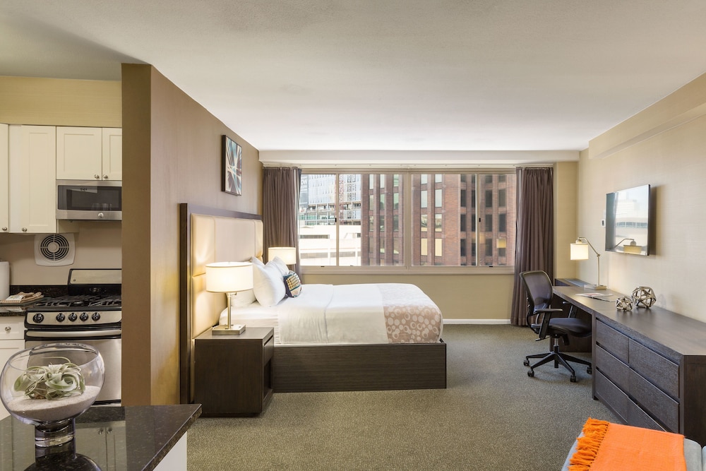 2 BEDROOMS, SUITE, KING BED, 2 BATHROOMS