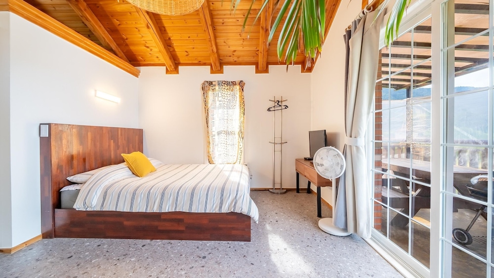 Gapyeong Botanical Pension 15/50
