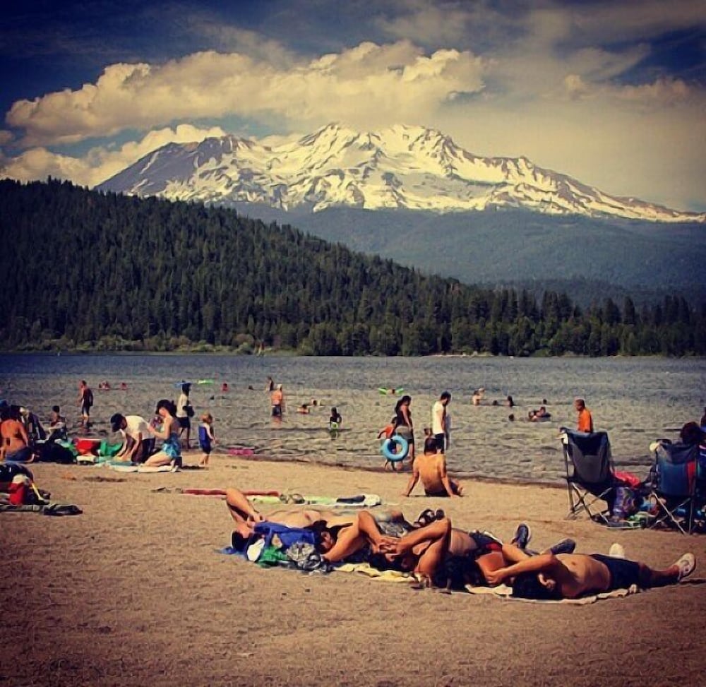 Mount Shasta Resort 57/63