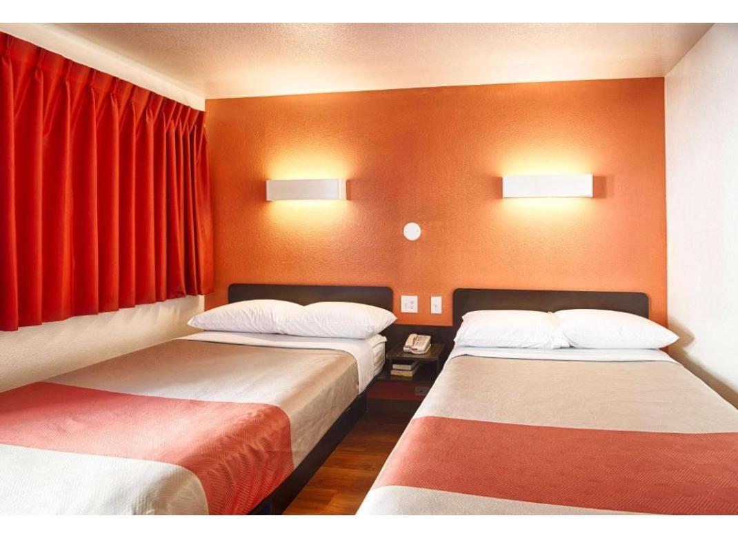 2 Full Beds