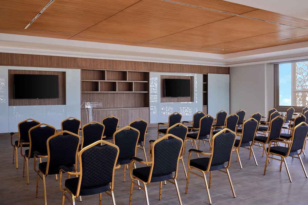 Hyatt Regency Cairo West 35/50