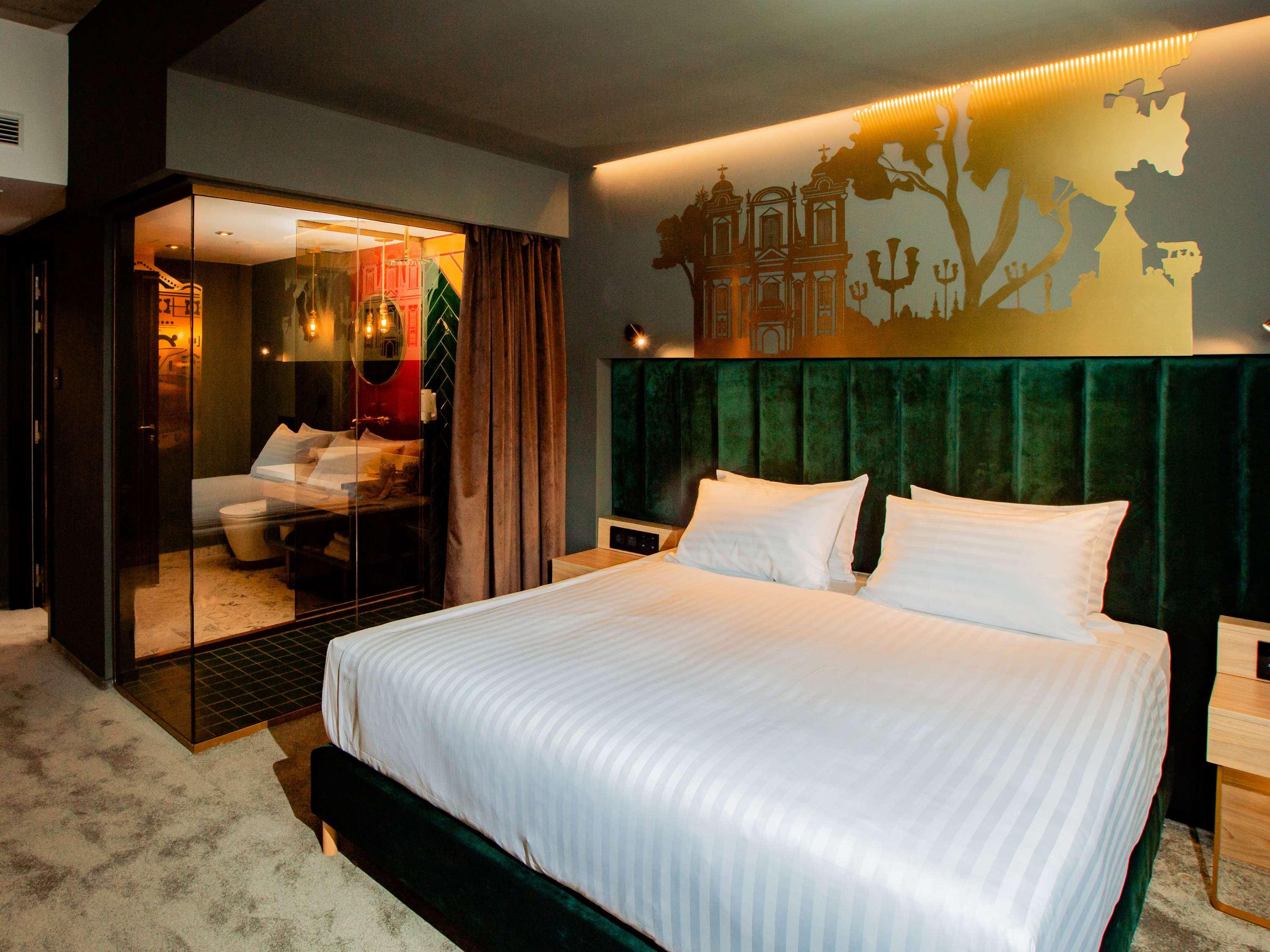Room, King Bed
