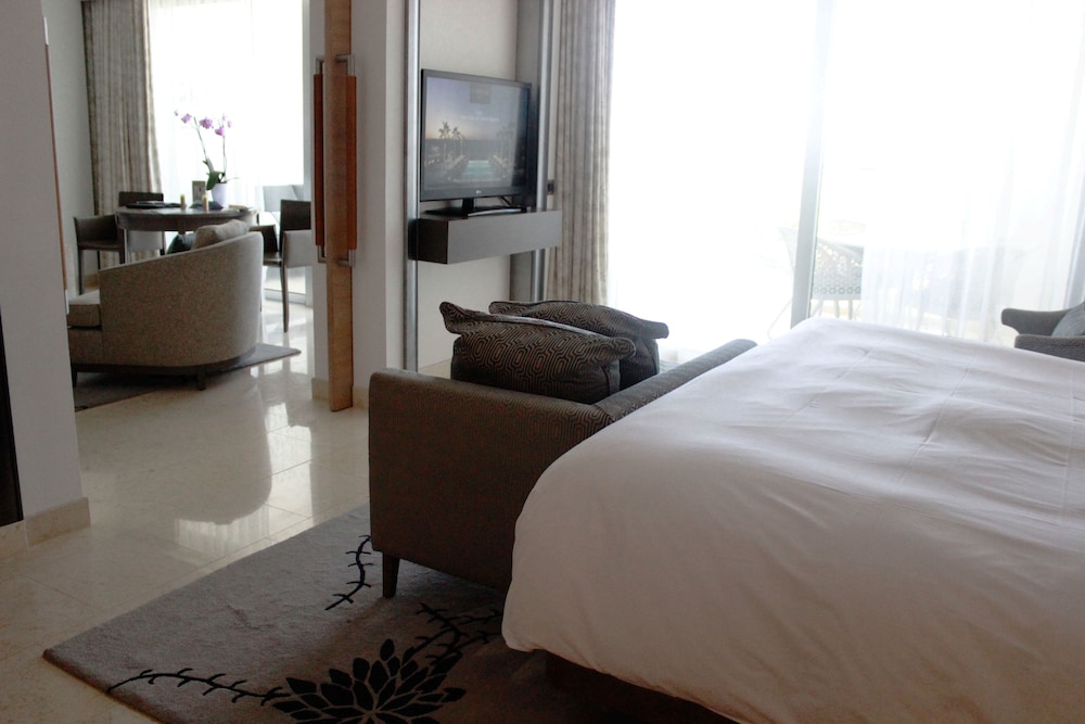 Grand, Deluxe, Suite, King Bed