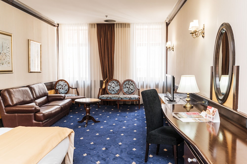 Europe Hotel 33/56
