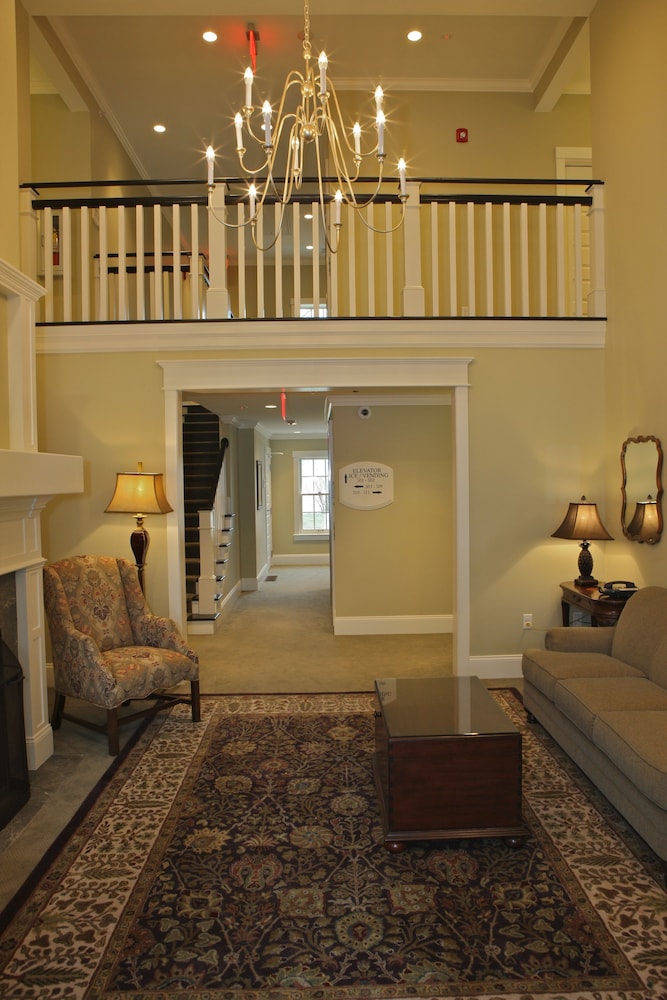 Publick House Historic Inn And Country Motor Lodge 31/49