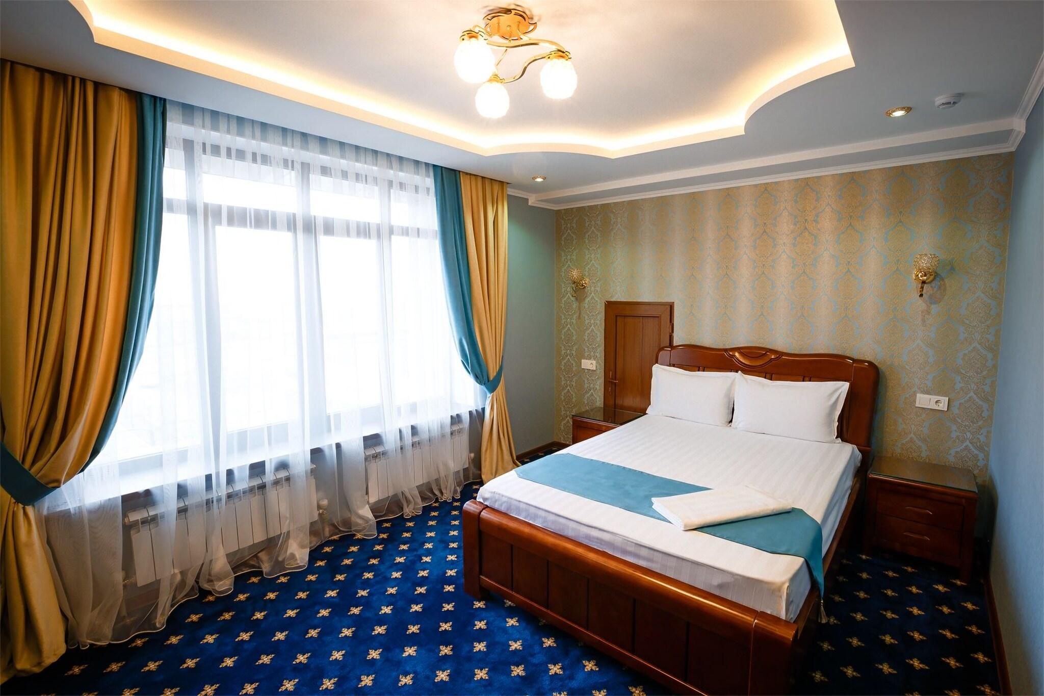 Room, Queen Bed