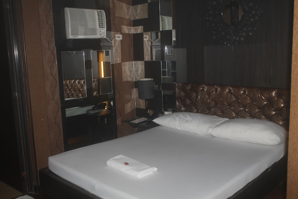 Hotel Ava Gil Puyat 18/56