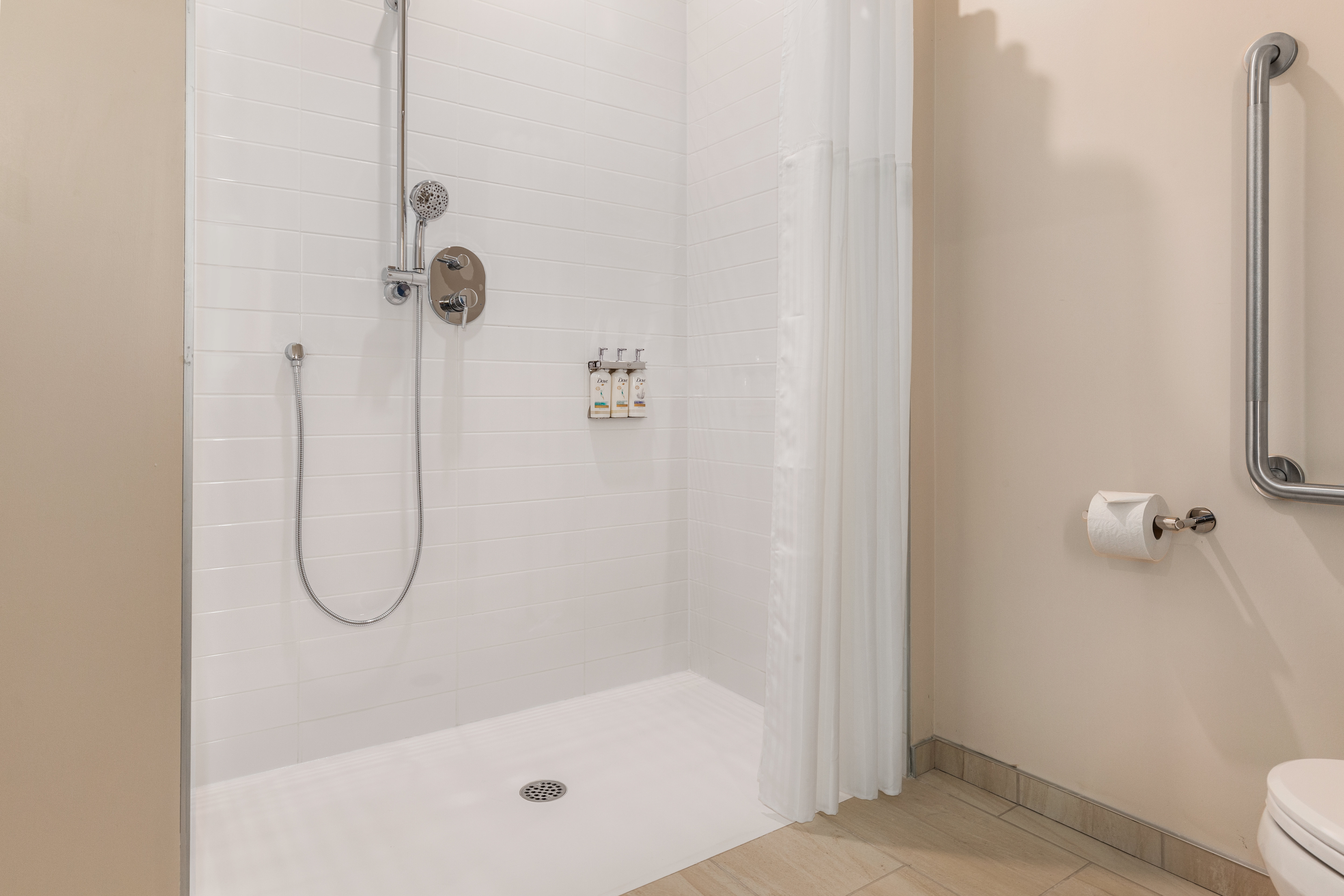 Candlewood Suites Collingwood 31/33