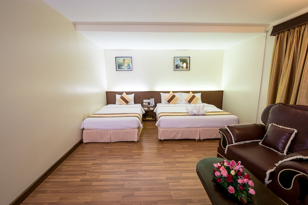 Ohana Phnom Penh Palace Hotel 26/56