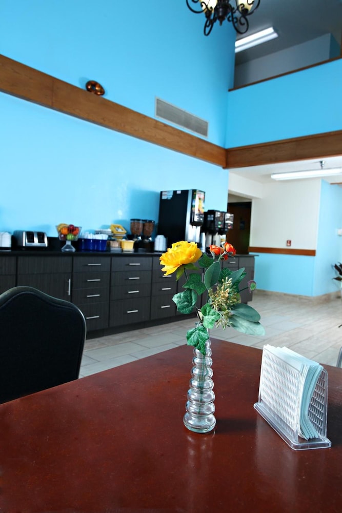 Coratel Inn & Suites By Jasper Newton 9/30