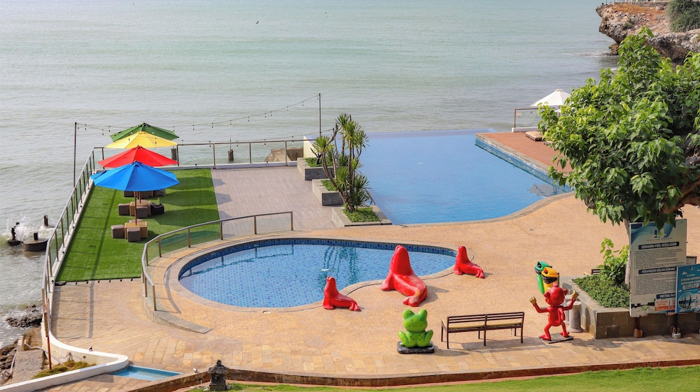 Tanjung Kodok Beach Resort 31/38