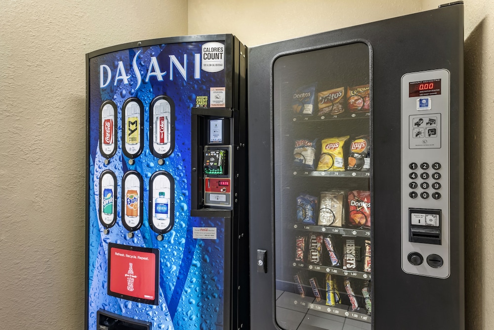 Comfort Inn & Suites Muncie Near University 7/24