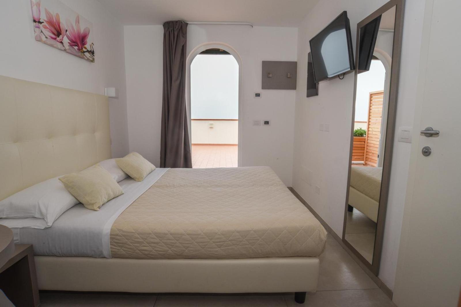 Room, Double Bed, Shared Terrace