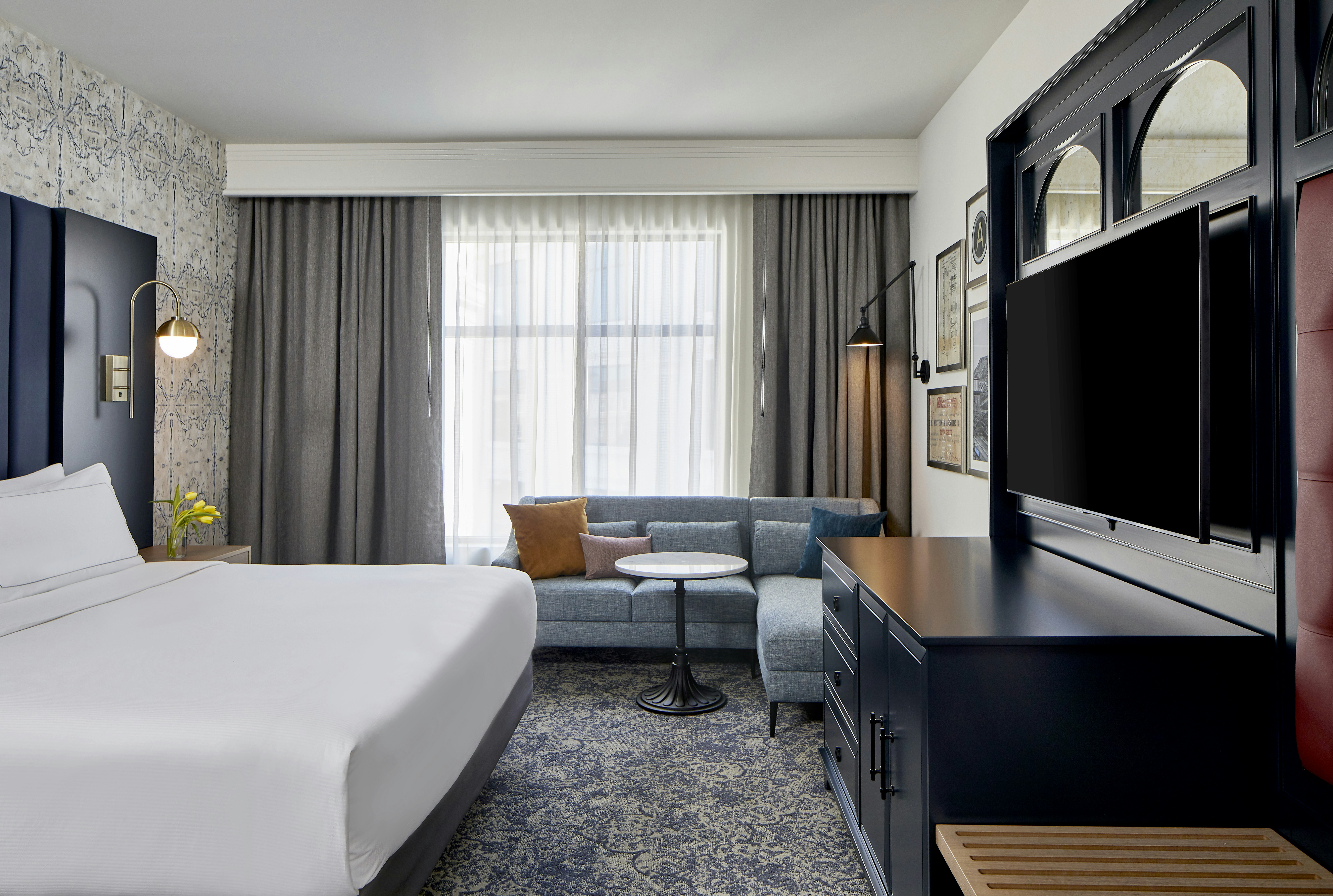 ROOM, KING BED