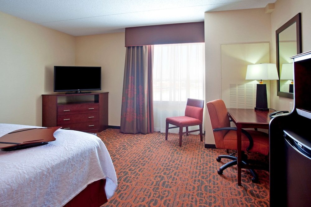 Hampton Inn Suites Minneapolis St Paul Arpt-Mall of America 17/44