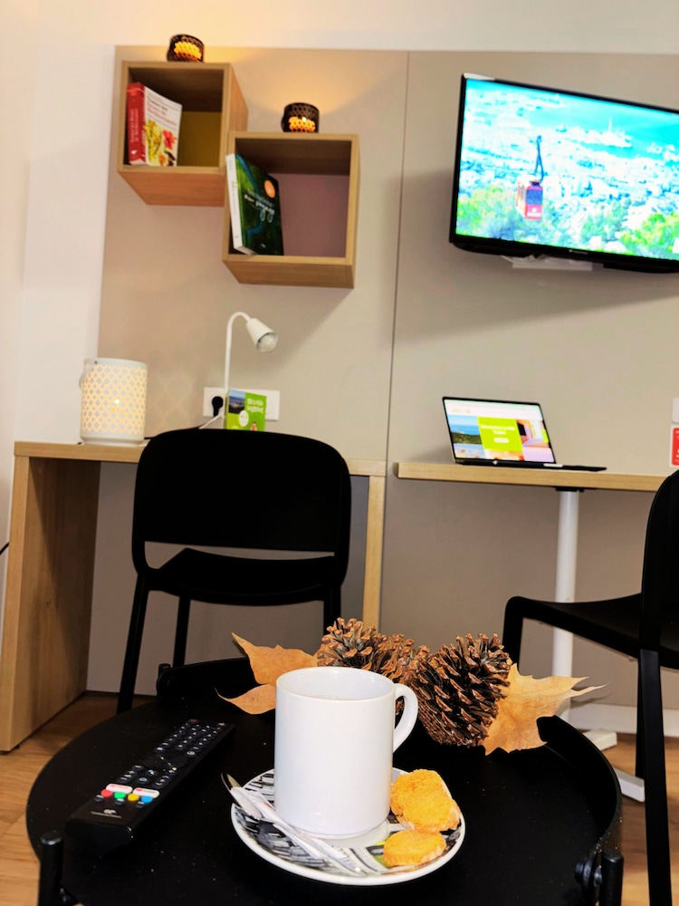 Apparthotel Privilodges Toulon Centre Gare 39/47