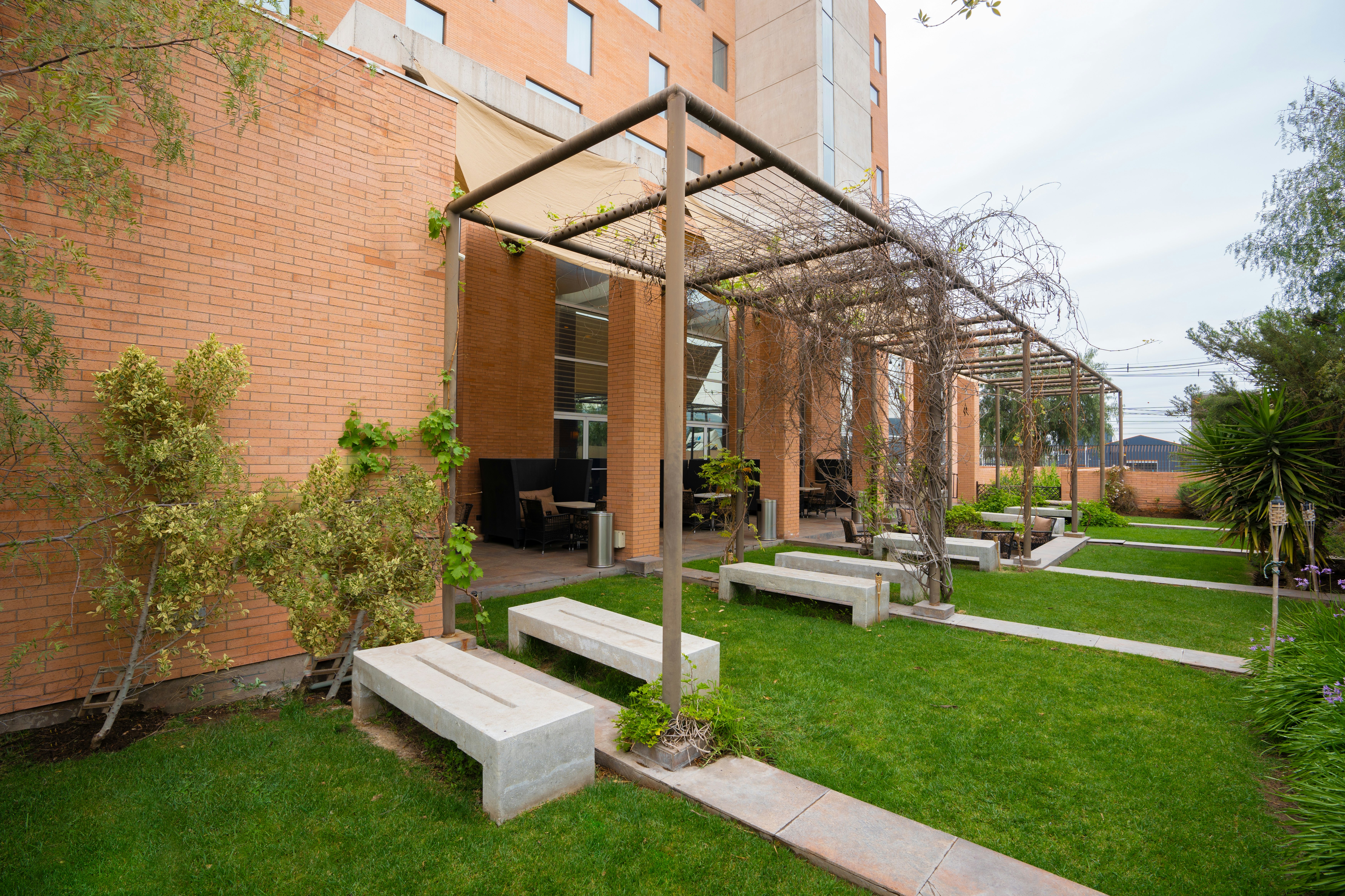 Hilton Garden Inn Santiago Airport 81/83