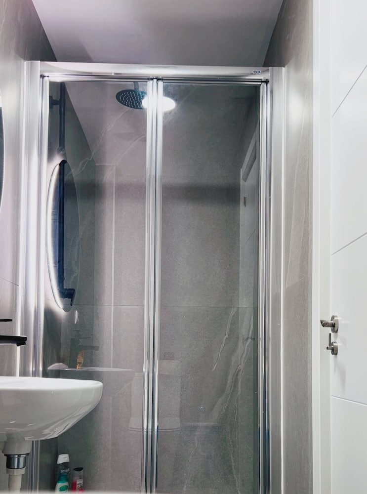 HOSTAL CASA 18 24/26