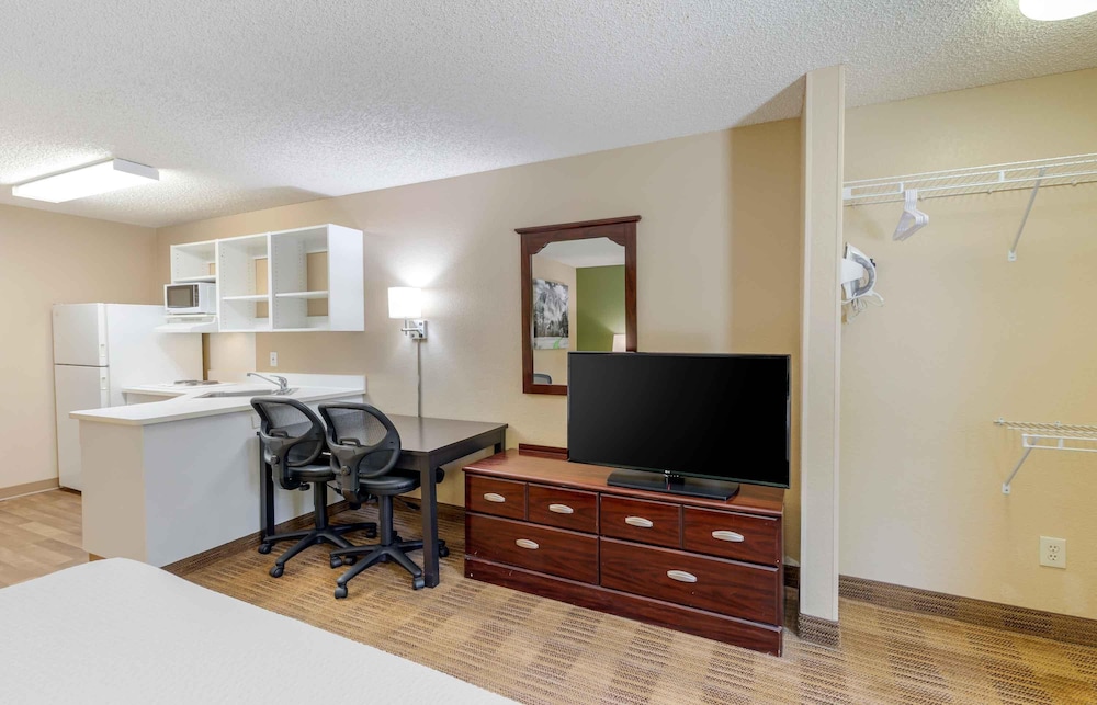 Extended Stay America Suites Los Angeles Arcadia 40/51