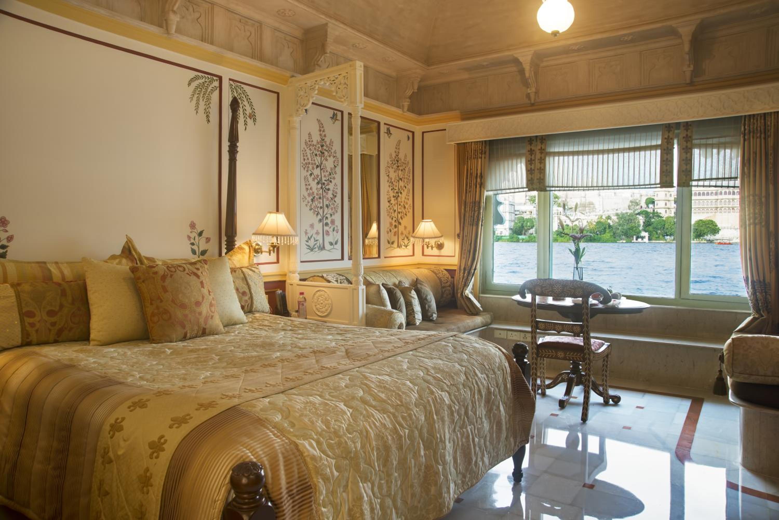 Room, Double Bed