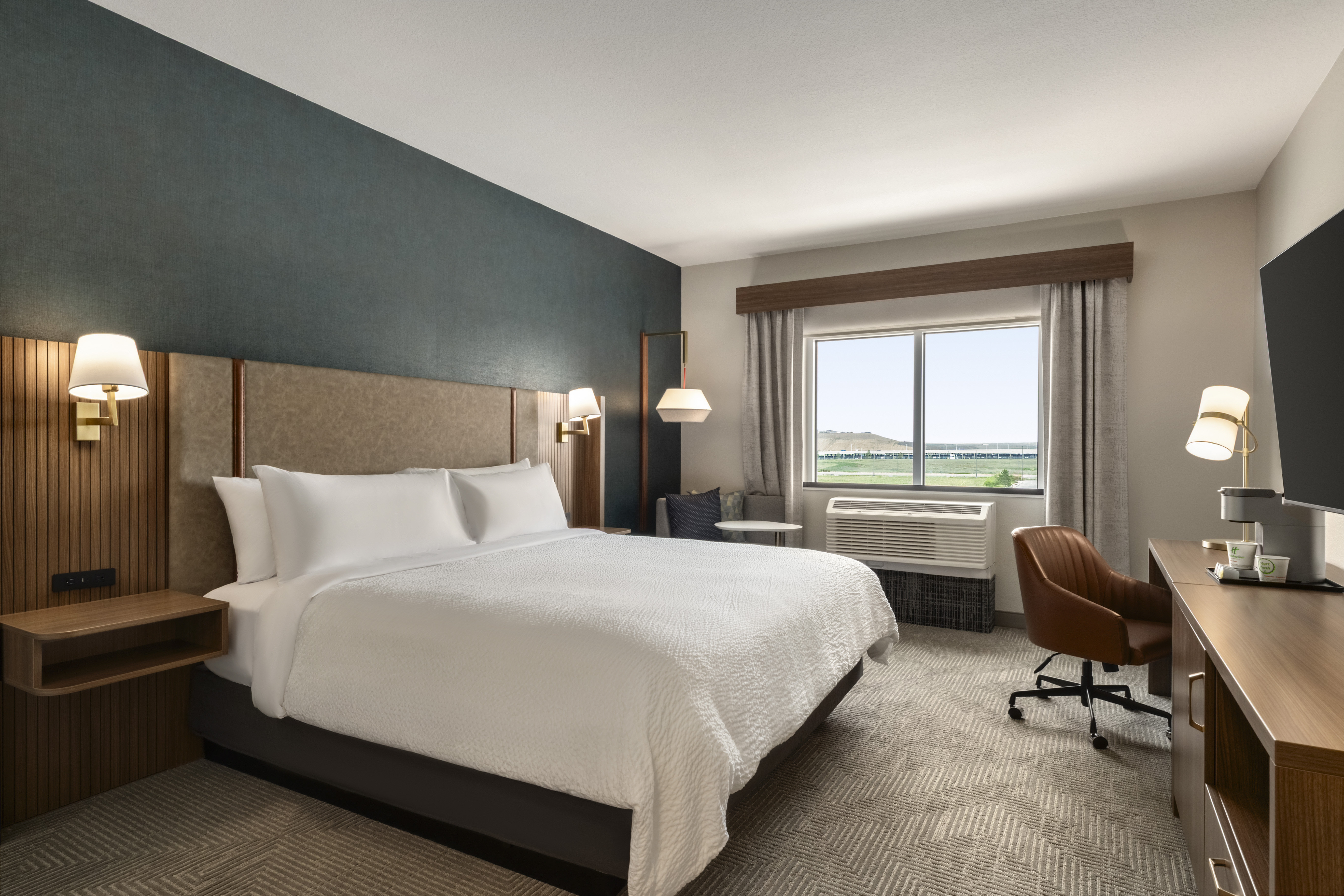Holiday Inn Hotel And Suites Commerce City Denver Airport 9/50