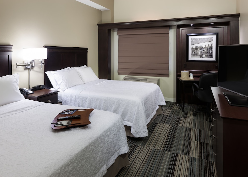Hampton Inn Suites By Hilton Omaha Downtown 17/46