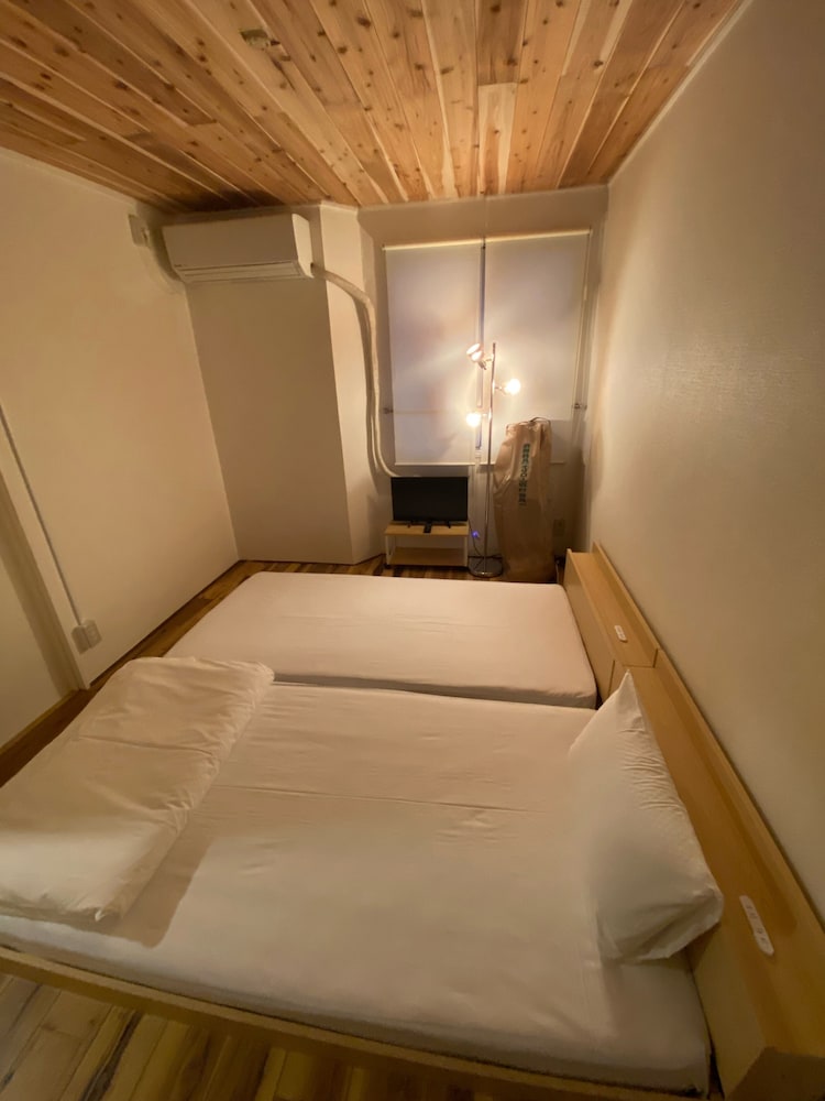 Coins Hostel Tenjin 35/46