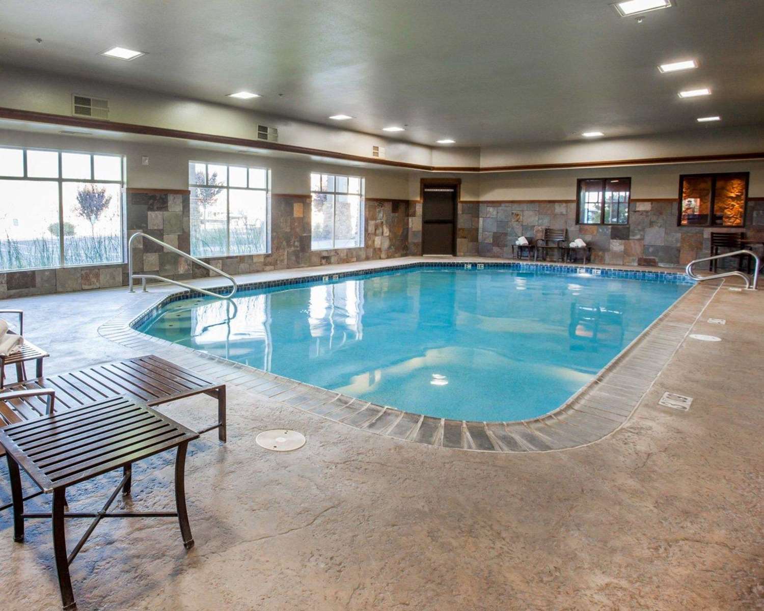 Comfort Suites Moses Lake 30/35