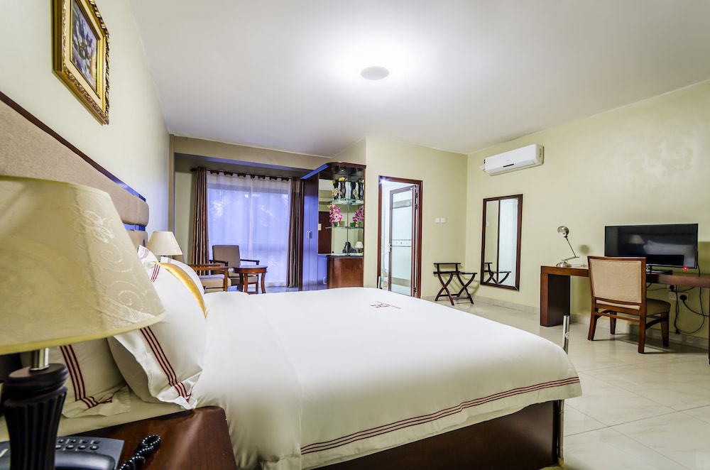 HILLSIDE PLAZA HOTEL 16/66