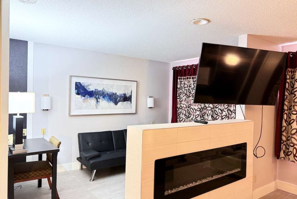 Coratel Inn & Suites by Jasper Hastings 8/50