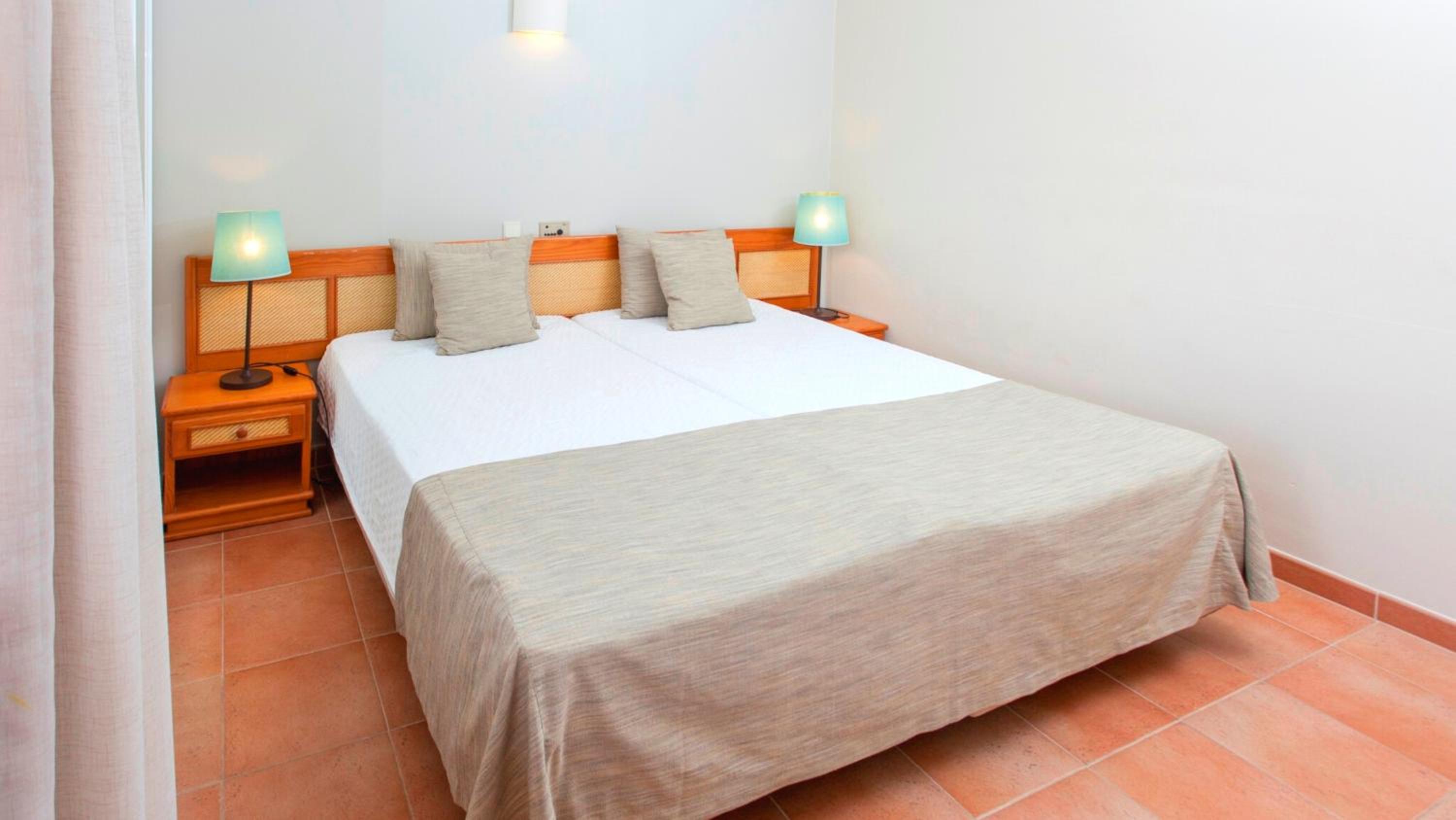 1 BEDROOM, APARTMENT