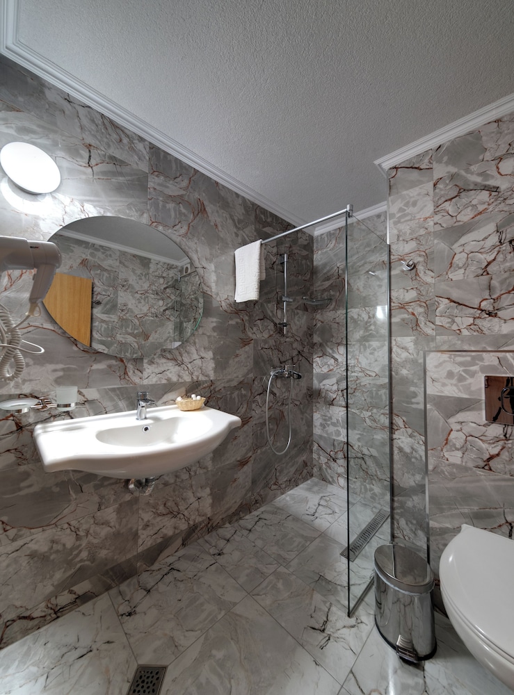 Amon Ra Family Hotel 34/35