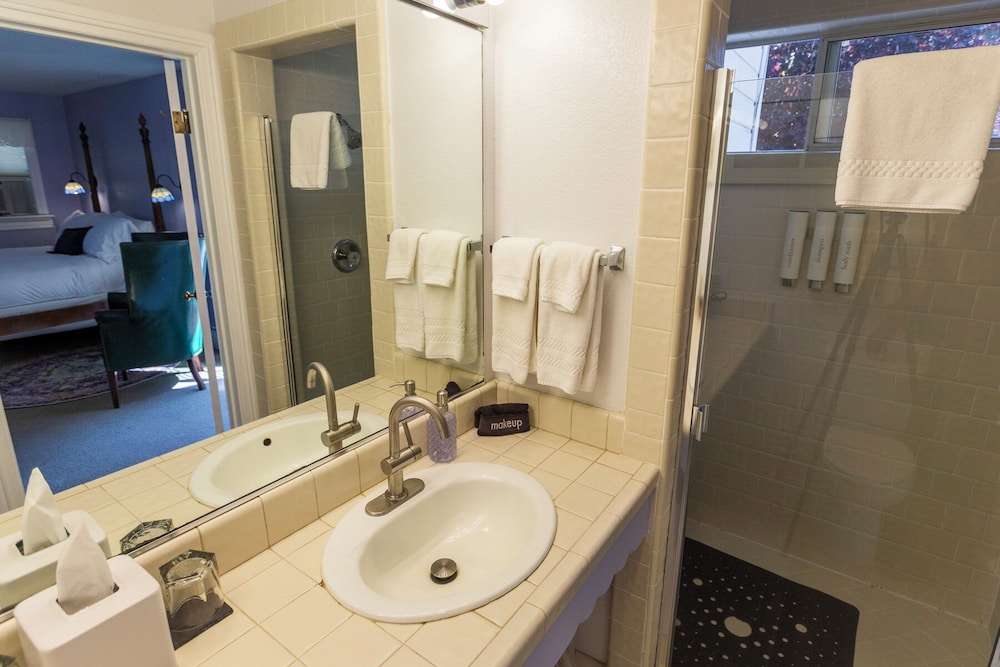 Inn at Occidental 47/50