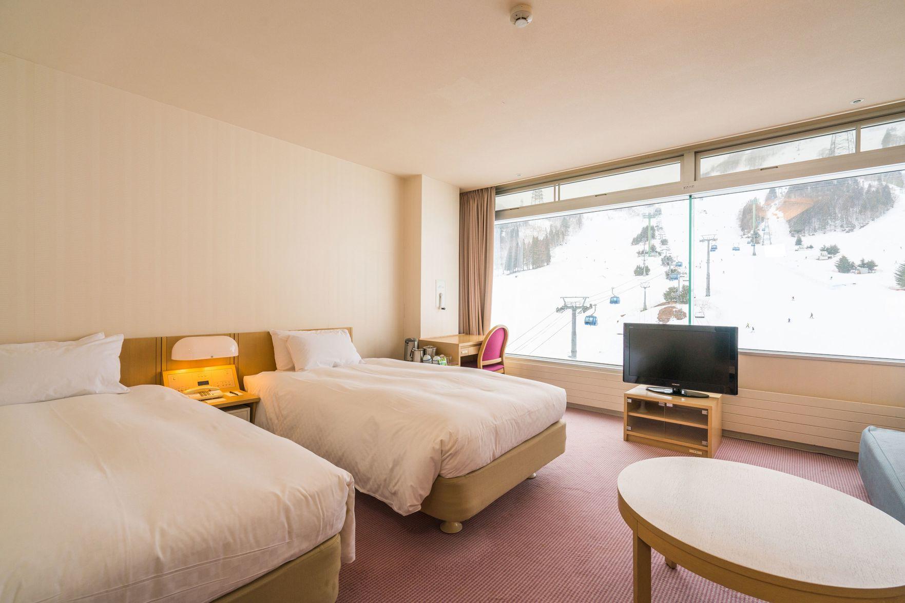 Slope, Family, Twin Beds, Building 2