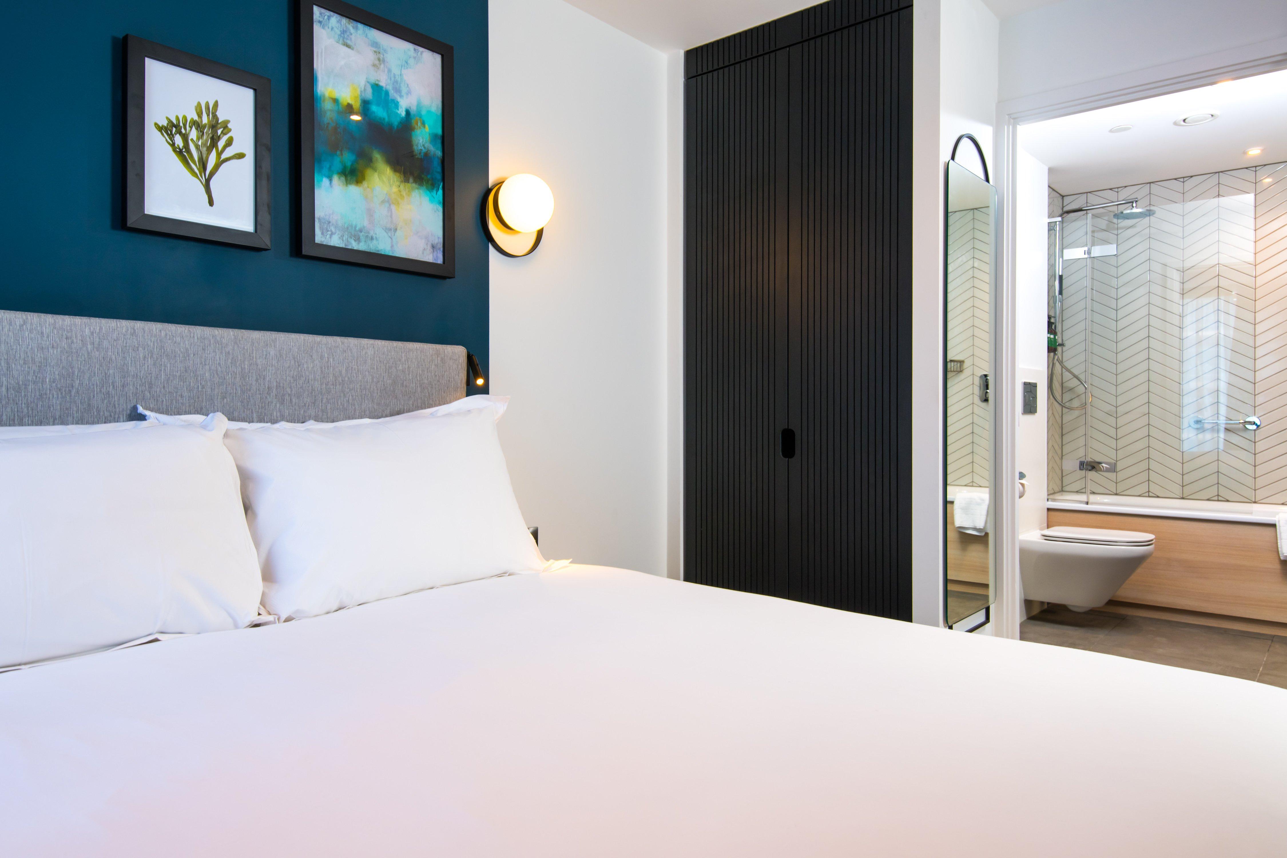 1 Bedroom, East, Suite, King Bed, Harbour View، STAYBRIDGE SUITES CARDIFF 3/8