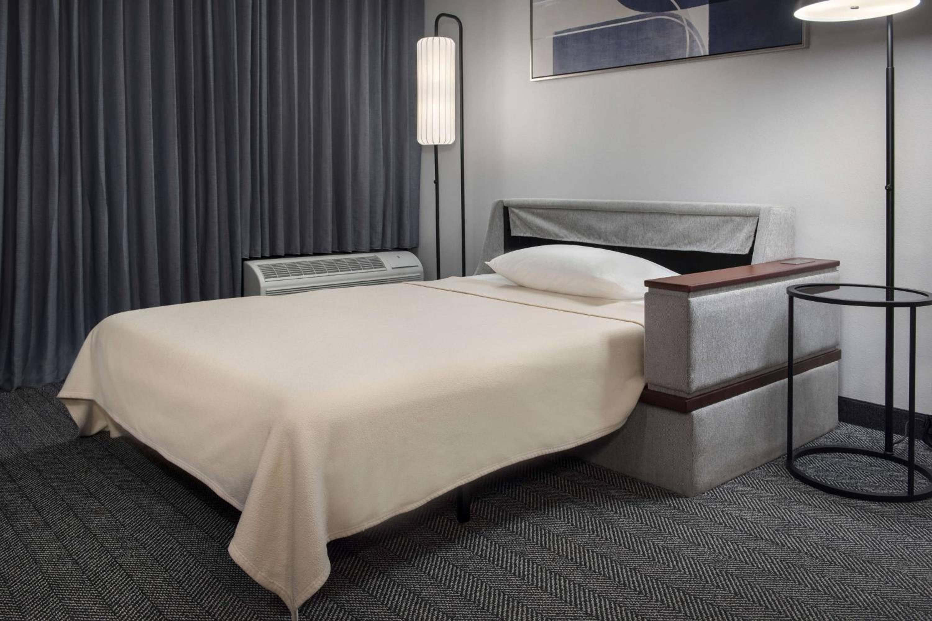 Upgrade, King Bed, Courtyard View, Sofa