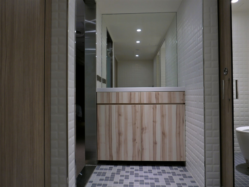 Ours Inn Ii 17/34