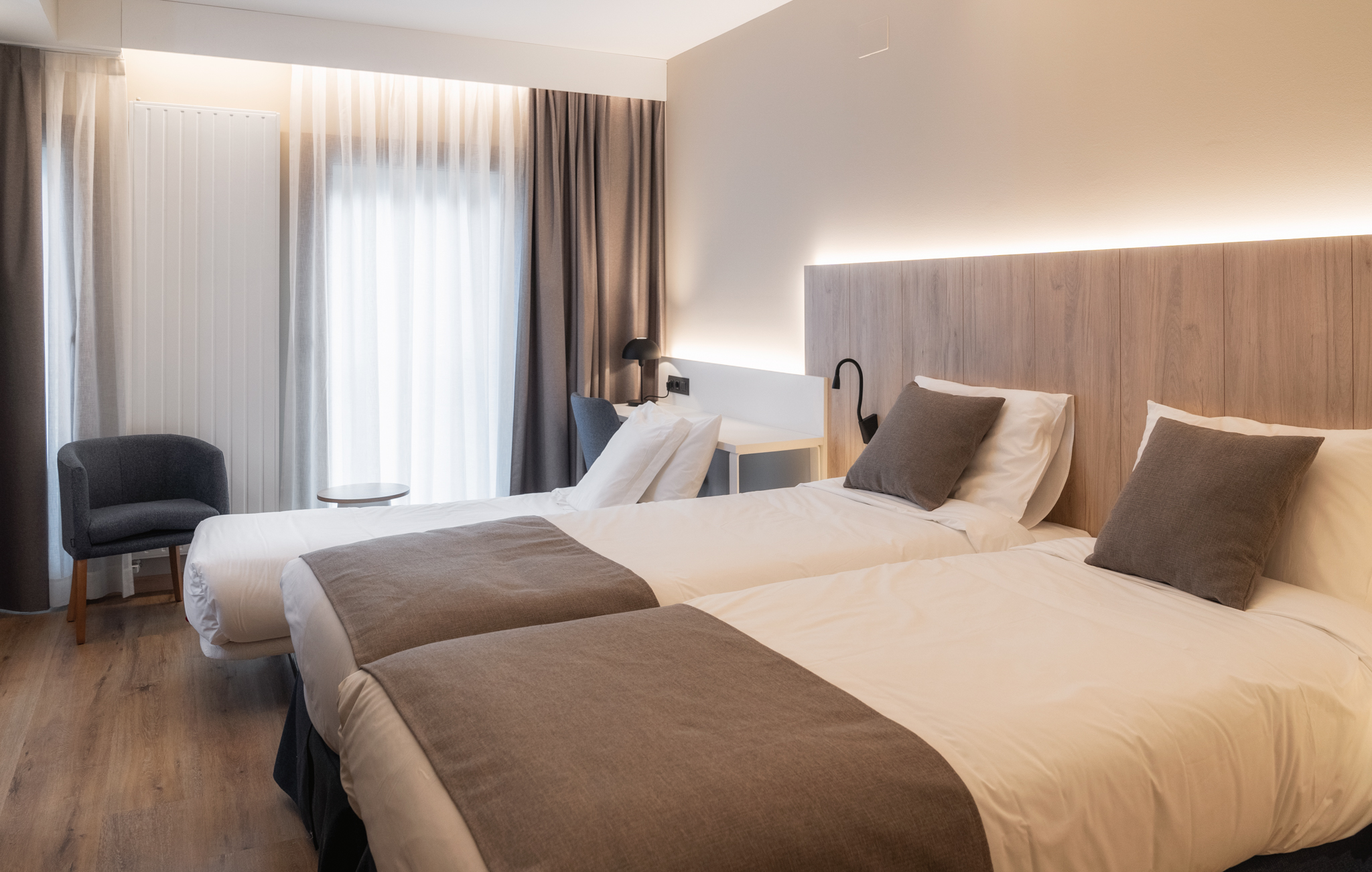 Room, Triple