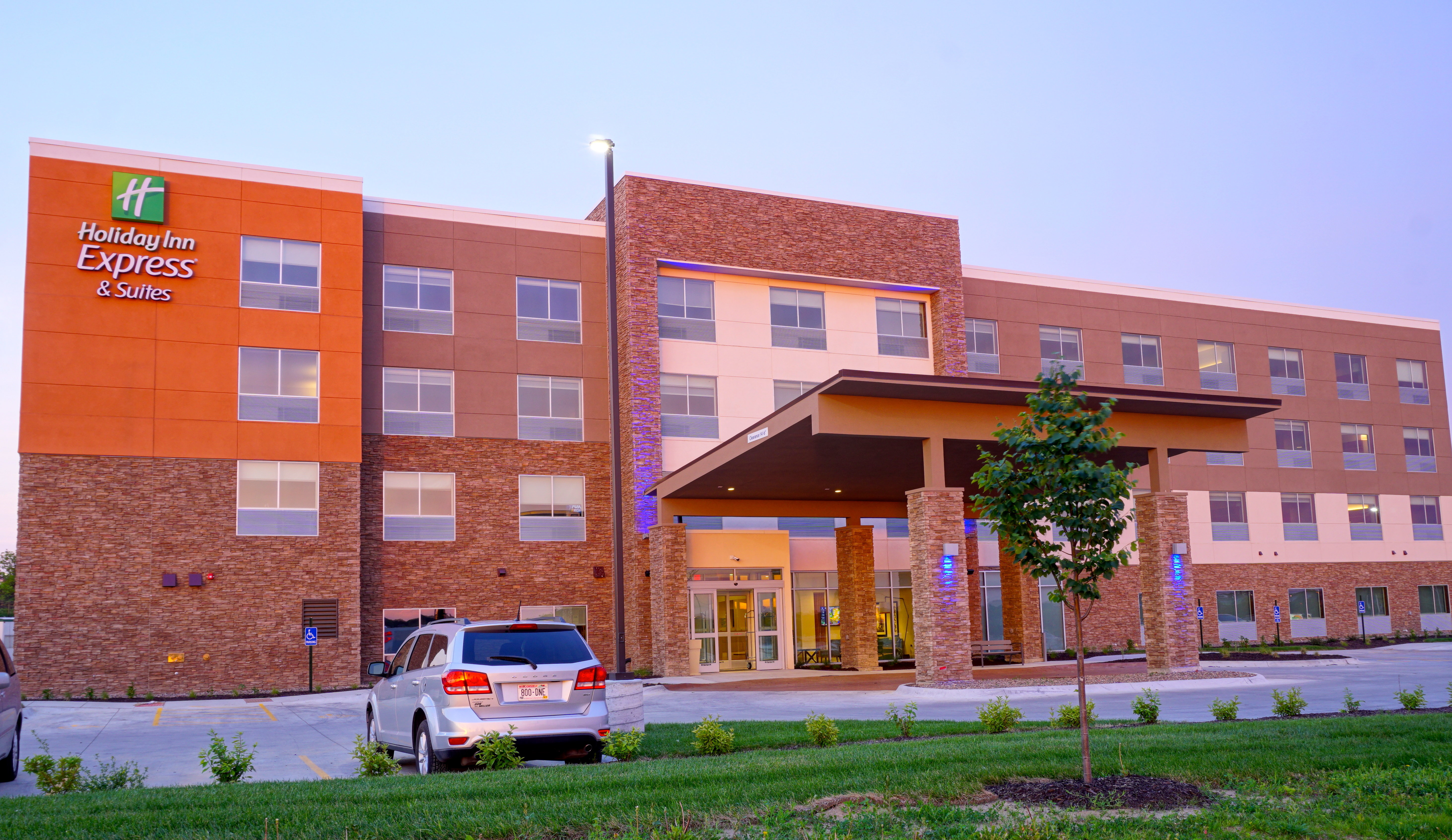 Holiday Inn Express Suites Omaha Millard Area 1/26