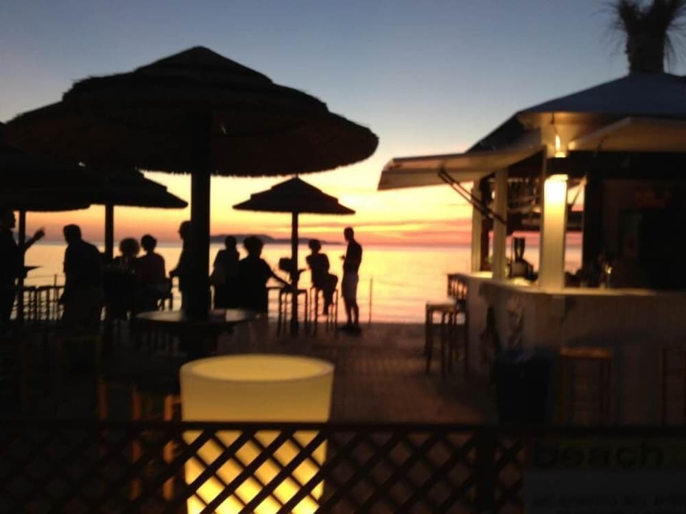 Sunset Beach 23/27