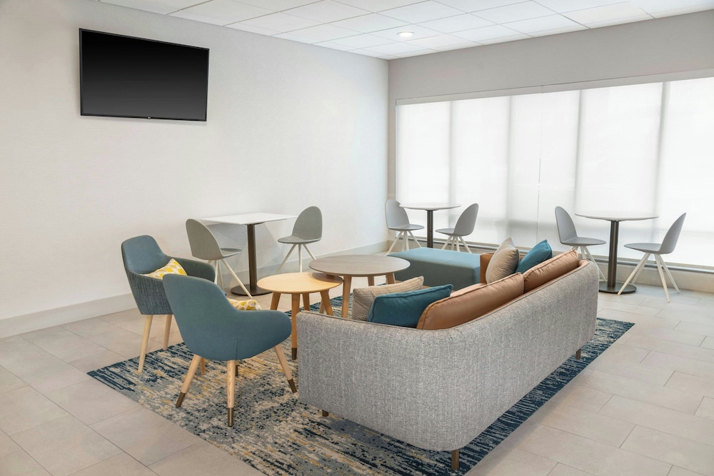 Towneplace Suites By Marriott Detroit Taylor 24/30