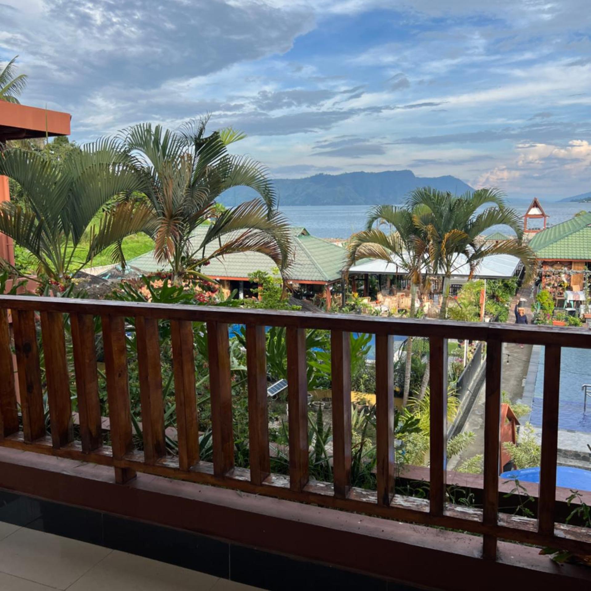 Toba Village Inn 4/59