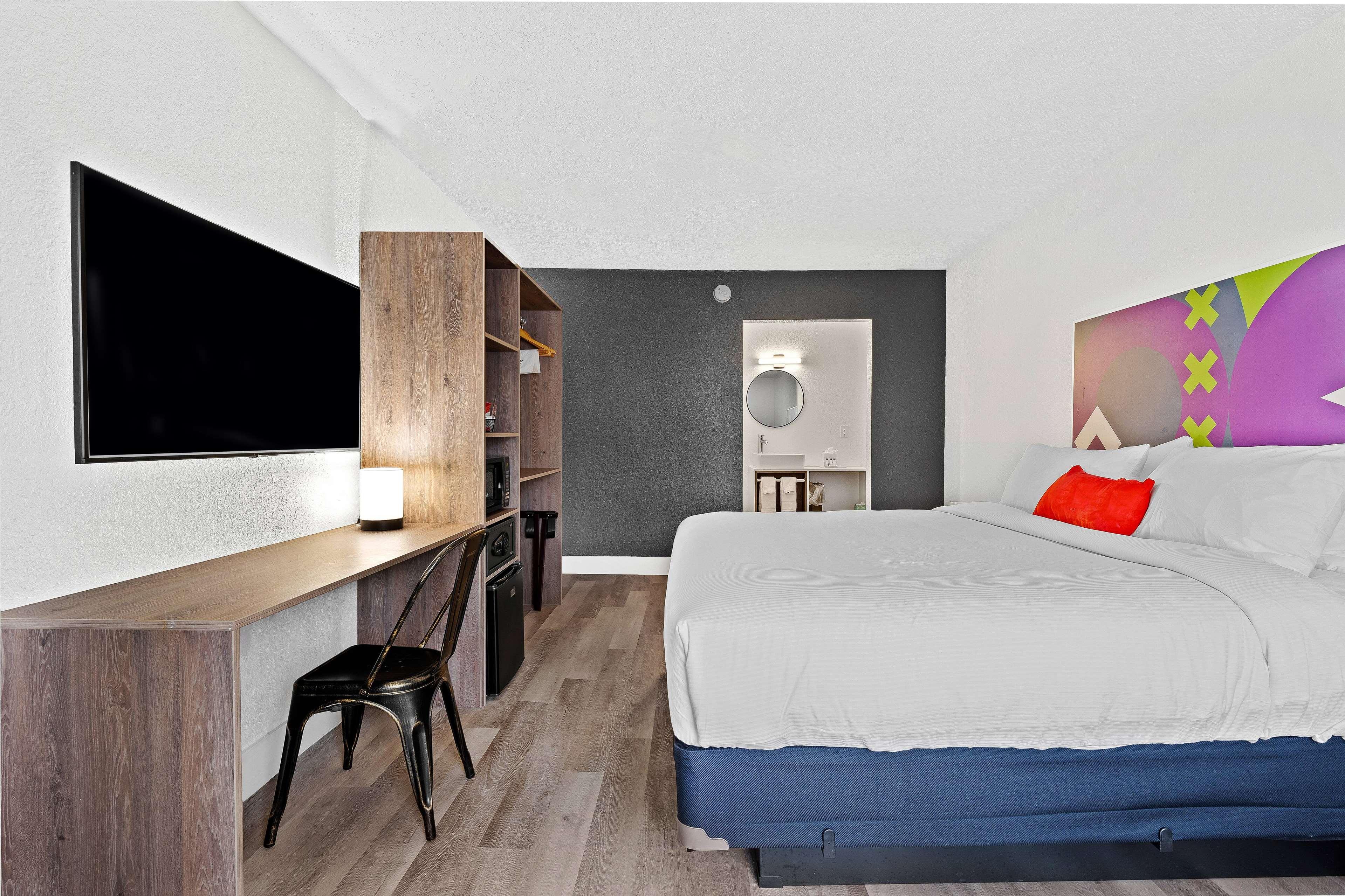 Room, Double Bed, Accessible