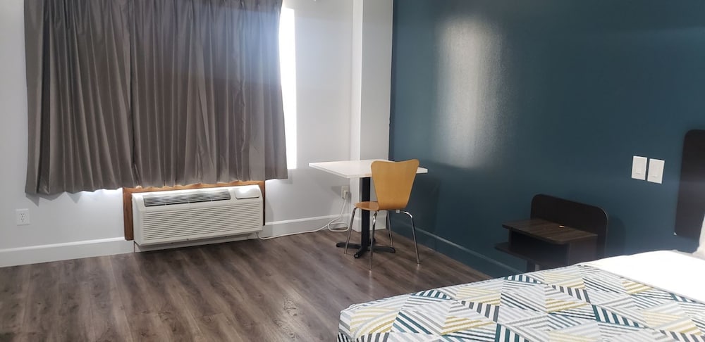 Motel6 Hesperia, CA - West Main Street - I-15 31/60