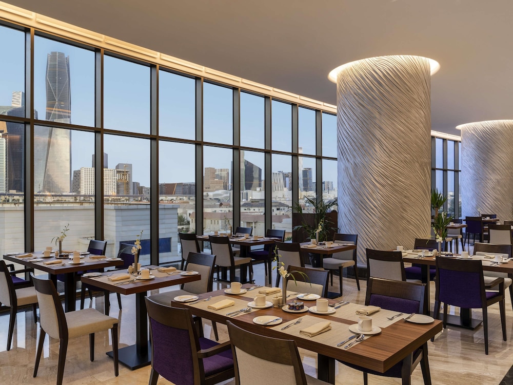 فندق وريزيدنس موفنبيك الرياض(Movenpick Hotel & Residences Riyadh) 43/57