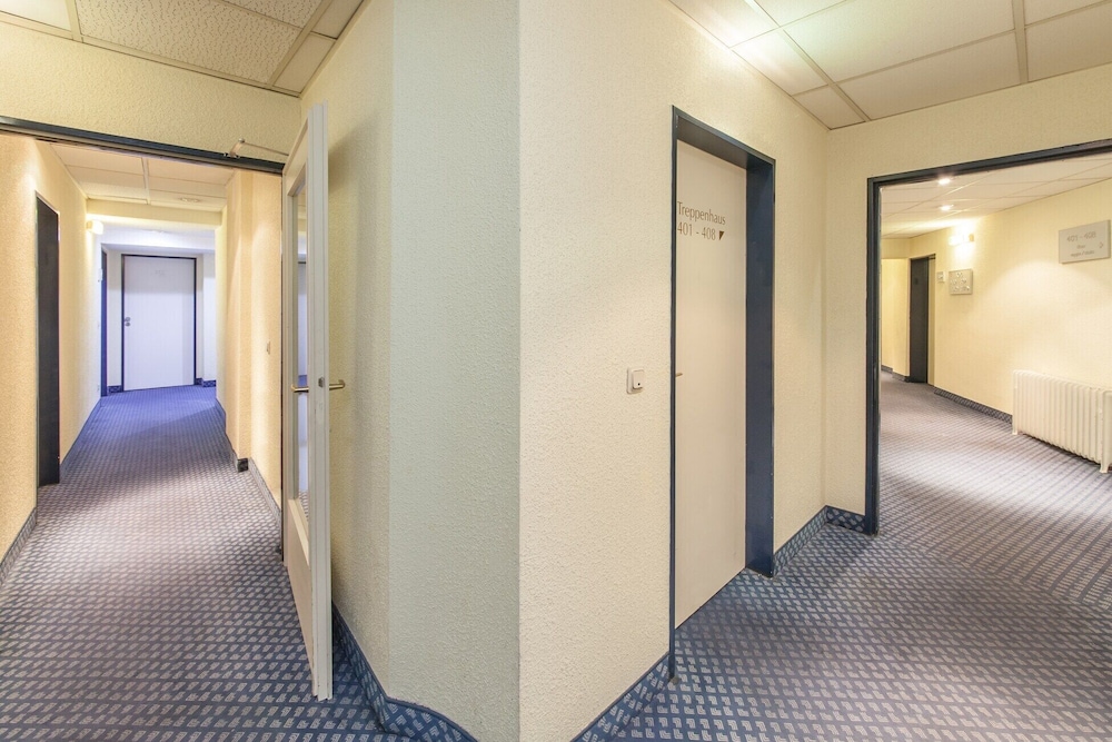 HOTEL VIKTORIA NEUSS 68/68