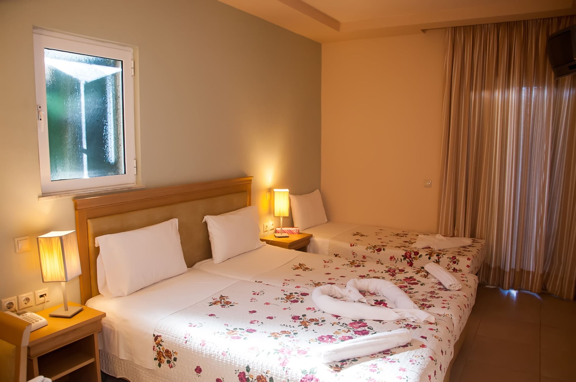 ROOM, DOUBLE OR TWIN BED, SEA VIEW